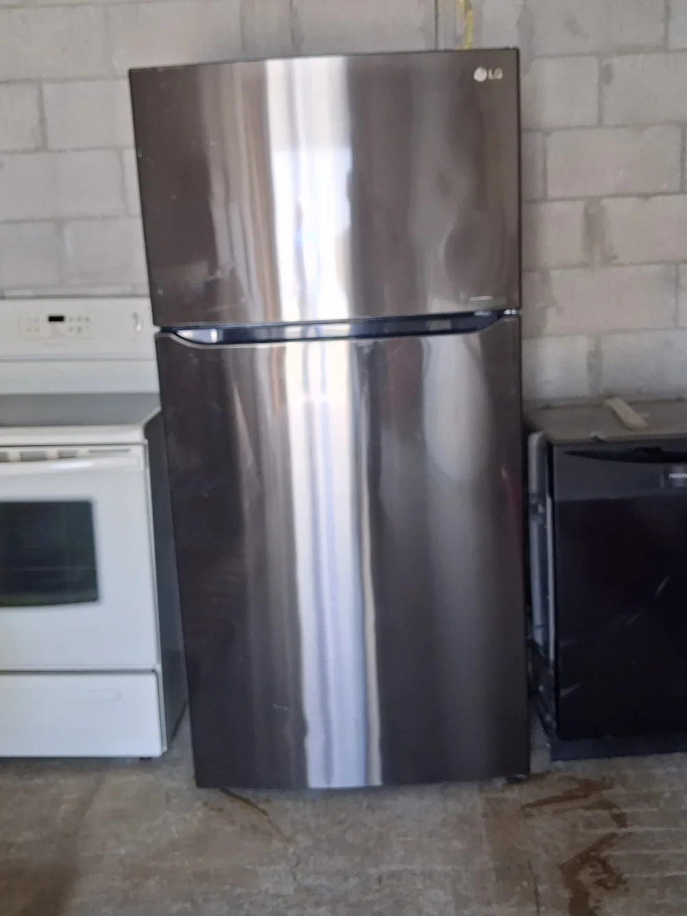 LG Top-Freezer Refrigerator - Dark Stainless Steel Finish